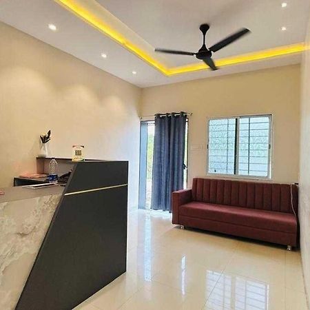 Oyo Hotel Elite Chandrapur Kültér fotó
